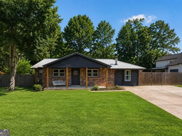 211 Brooke Dr, Alpharetta, GA 30009
