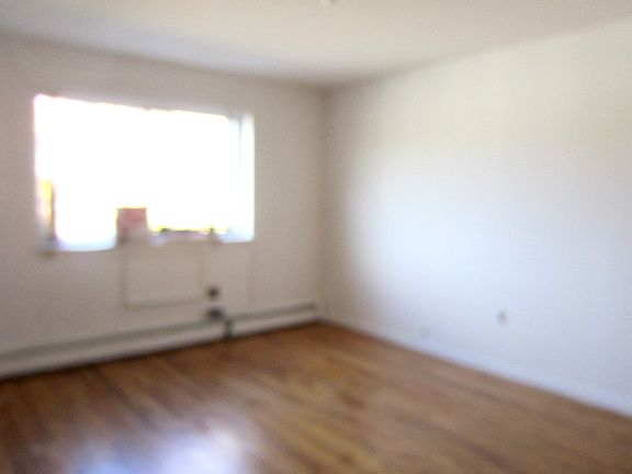 5th image of 2707 Gifford Ave #2