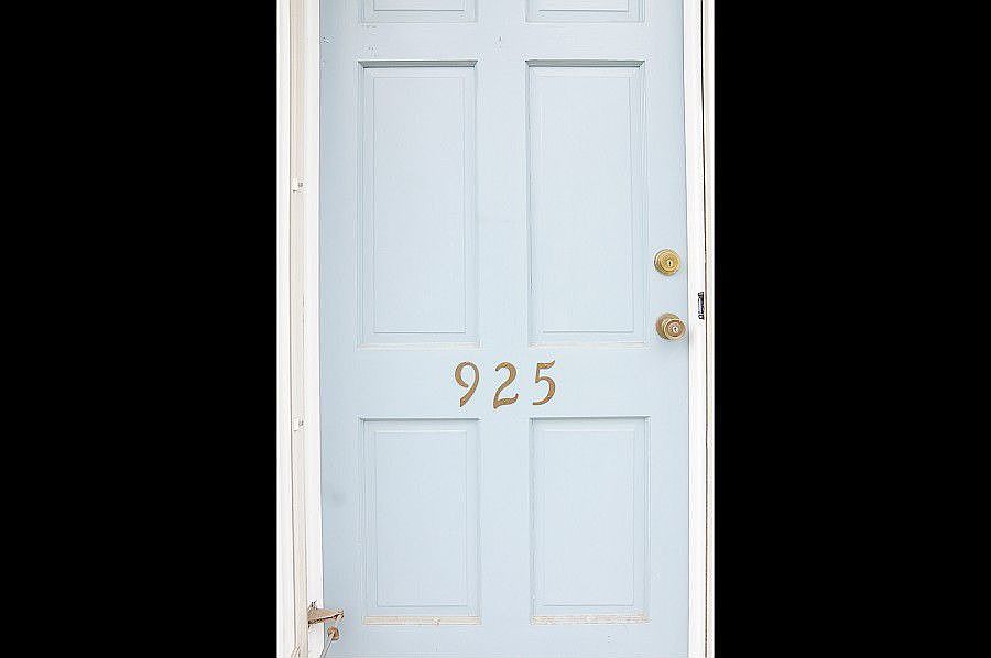 2nd image of 925 Sycamore Ln