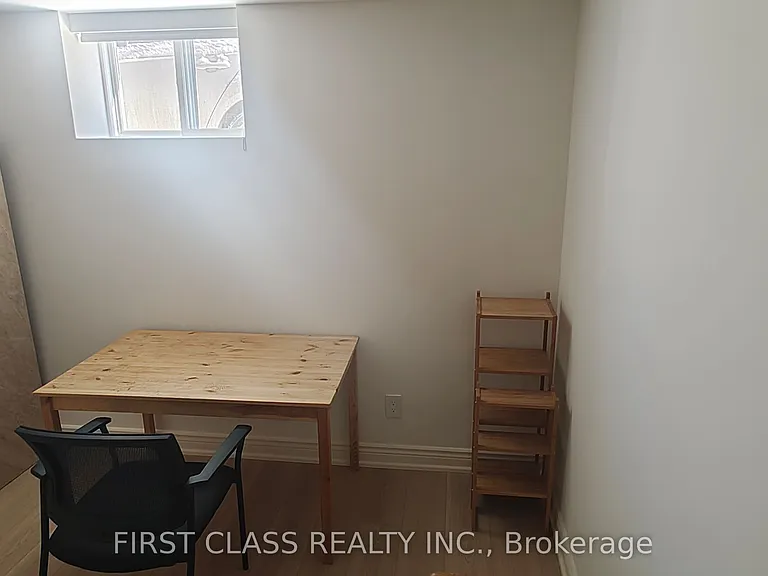 1 Ottawa Ct — Photo 10