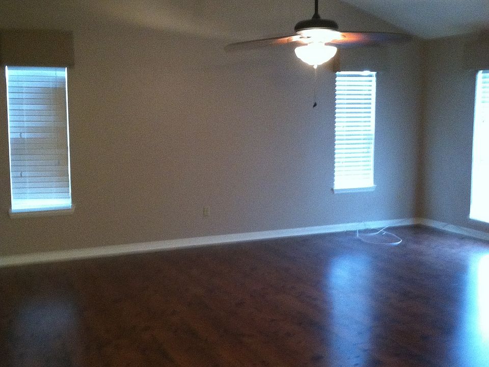1st image of 106 Gena Marie Dr