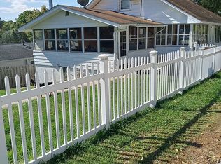 23 S Lake Ave, Fox Lake, IL 60020