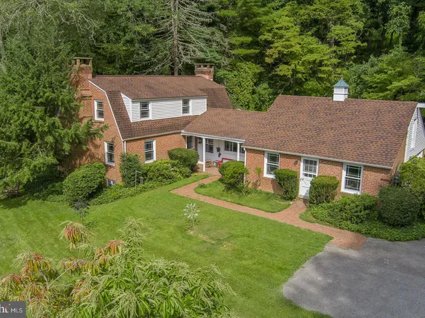 2 Grist Mill Rd, Glen Mills, PA 19342