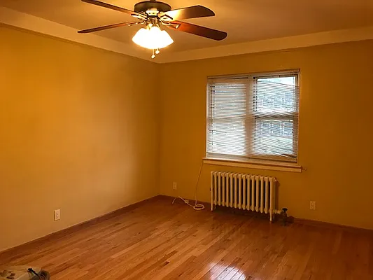 Rented by Zikos Realty Services | media 11