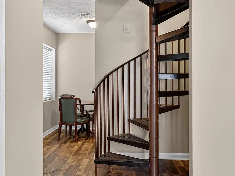 1332 W Andrew Johnson Hwy #9 — Photo 16