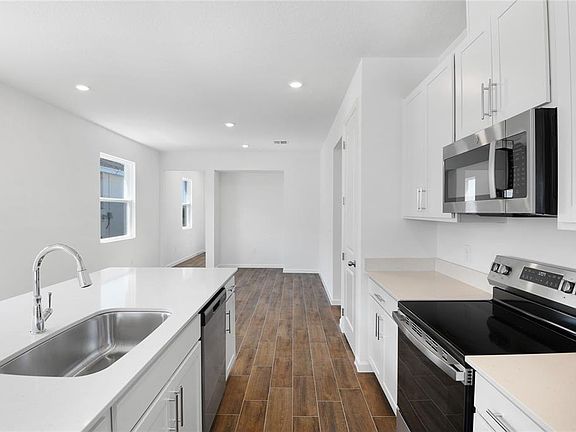 3rd image of 6373 Clover St