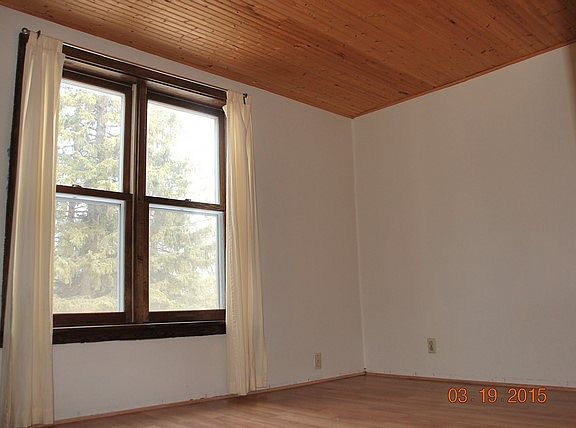Bedroom 2 - Main Floor