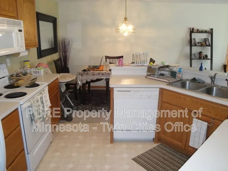 4985 Grenwich Ave N — Photo 4