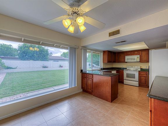 5th image of 7761 N Via Del Sendero
