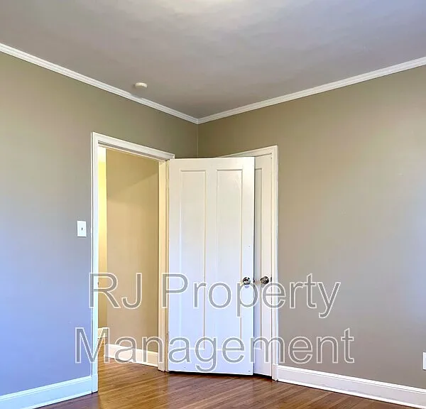 1598 Marianna St — Photo 17