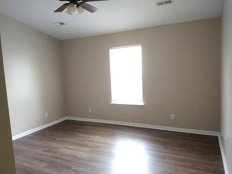 3880 Simpson Rd E — Photo 10