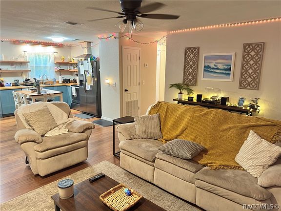 3rd image of 707 S Snapp Ave