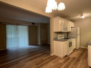 1640 Cedarwood Dr APT 231, Westlake, OH 44145