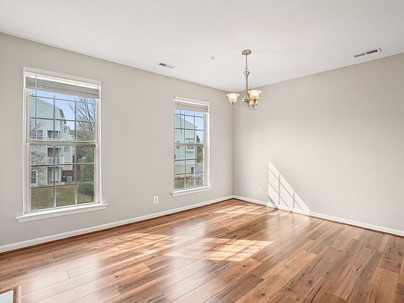 4th image of 21840 Elkins Ter Unit 300