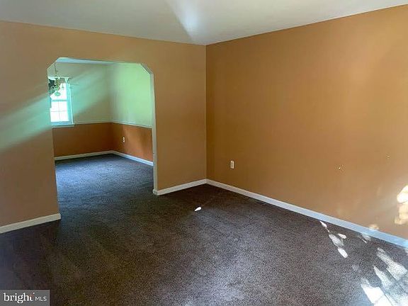 3rd image of 6000 Soueid St