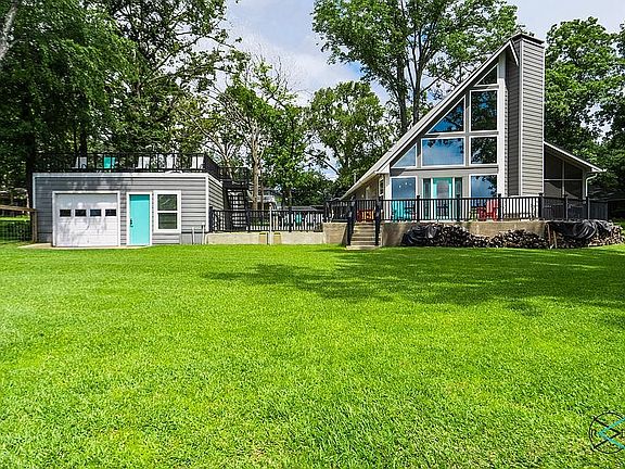 2nd image of 2220 Wildwood Way