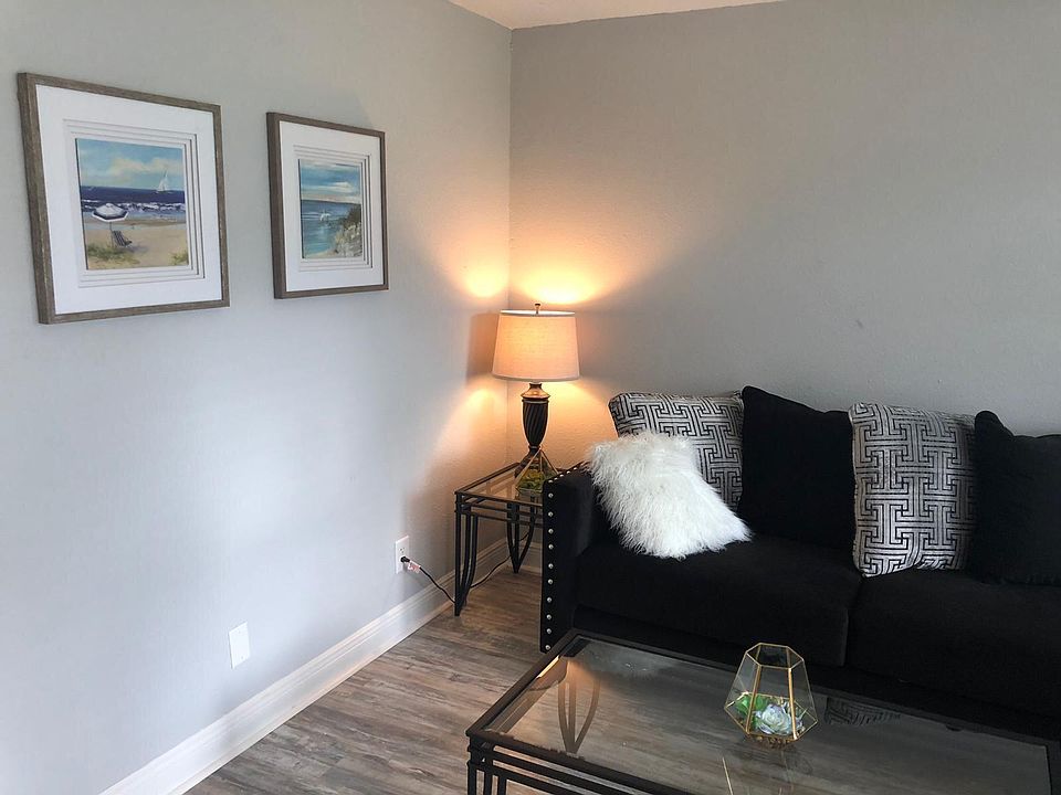 1st image of 550 50th Ave N APT 5