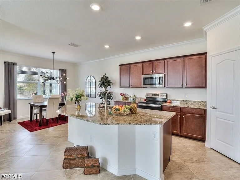 10399 Prato Dr — Photo 5
