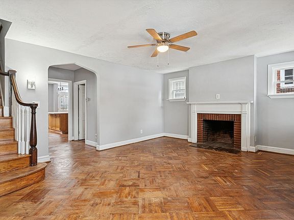 2nd image of 3007 N Van Buren St
