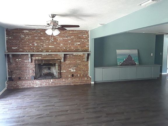 5th image of 301 Suzette Dr