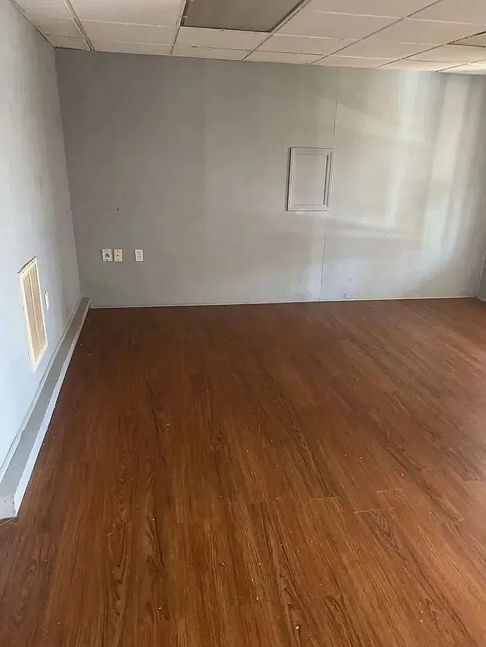 3 bed, 1.5 bath, 1200 sqft, $1,050 — Photo 2