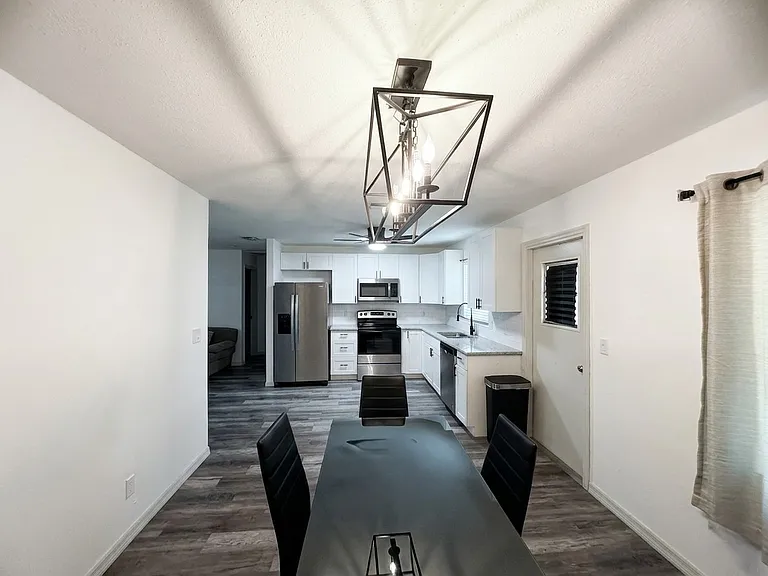 636 Rainbow Blvd — Photo 6