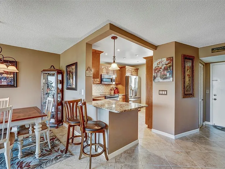 4040 Ironwood Cir #406F — Photo 11