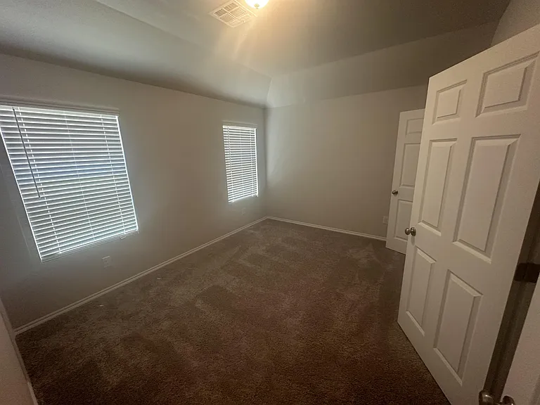 1009 Ichabod Cir — Photo 15