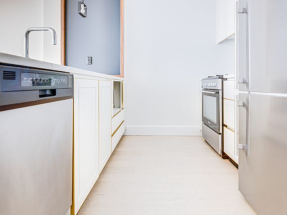 4th image of 635 4th Ave #1005