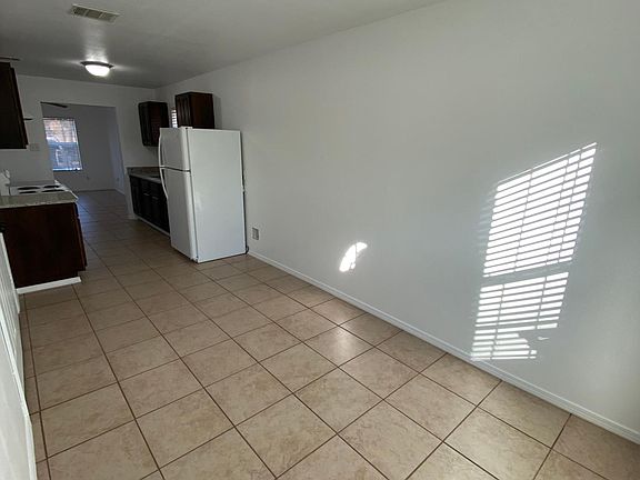 5th image of 2506 E Houston St #A