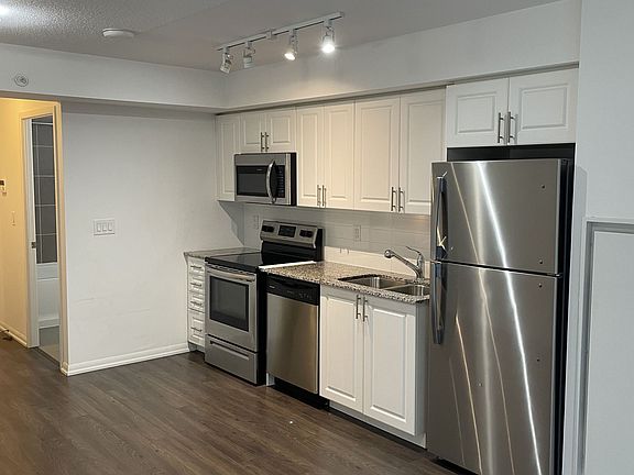 2nd image of 3091 Dufferin St #409