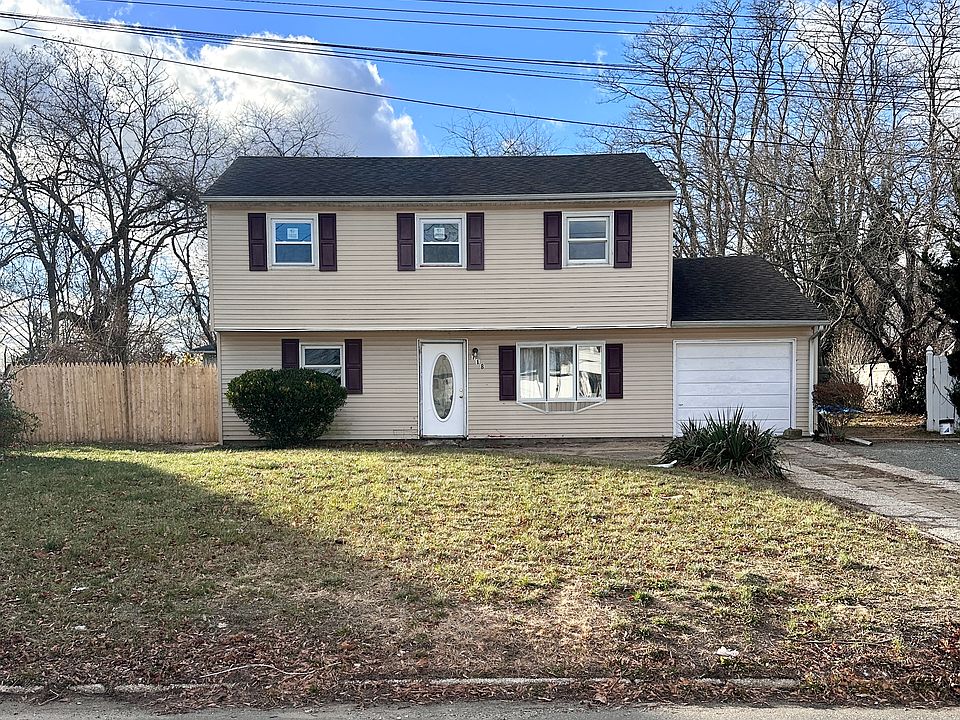 1st image of 718 Bellport Ave