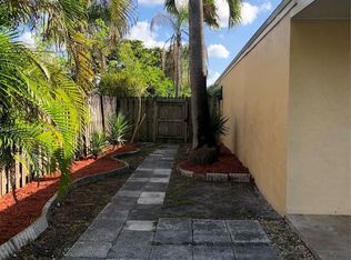 10011 Olive St #0, Hollywood, FL 33025