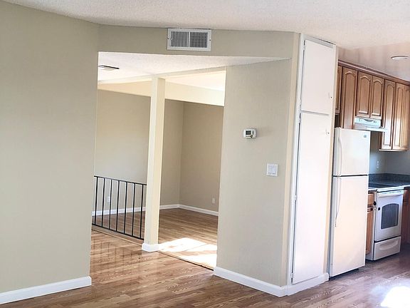 4th image of 10358 Leola Ct