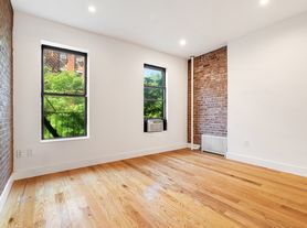 143 W 4th St