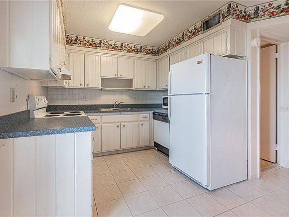 3rd image of 2632 Saint Josephs Dr W