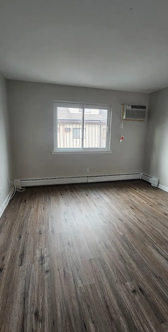 3 bed, $3,350 — Photo 4