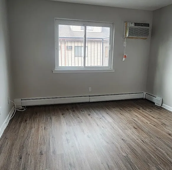 219 Roosevelt St #3 — Photo 4