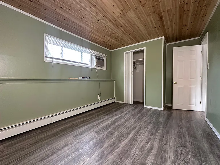 Gervon Ct — Photo 3