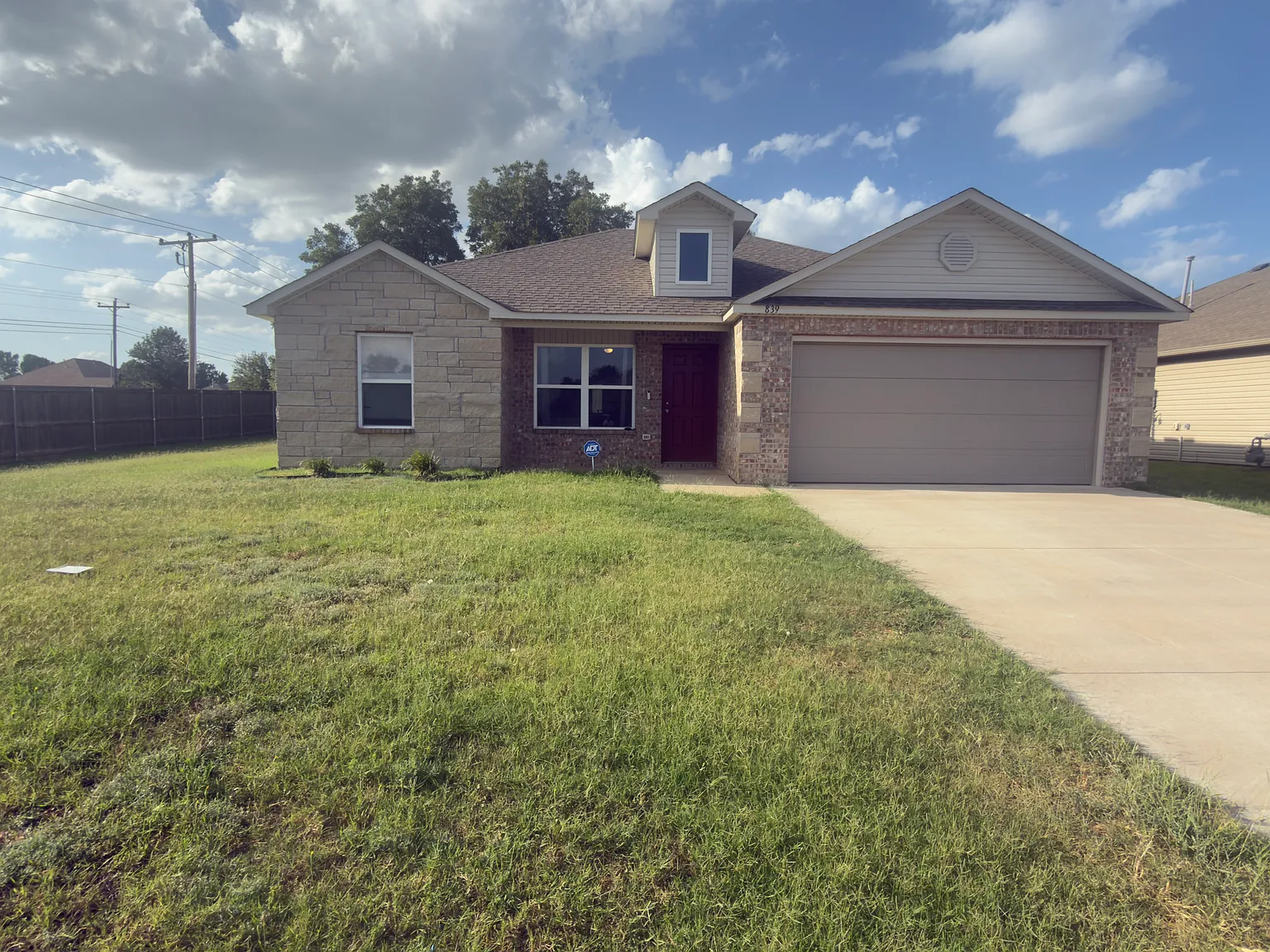 3 bed, 1143 sqft, $1,650 — Photo 3