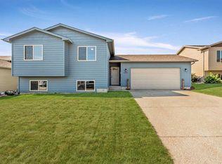 4909 W Cayman St, Sioux Falls, SD 57107