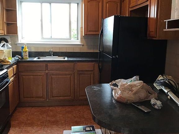 2nd image of 2597 Lurting Ave #2nd