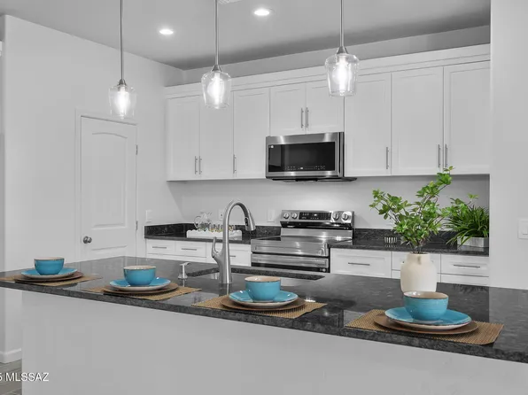 1843 Gardenias Ct, Rio Rico, AZ 85648