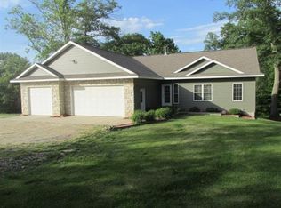 18218 Green Rd, Anamosa, IA 52205