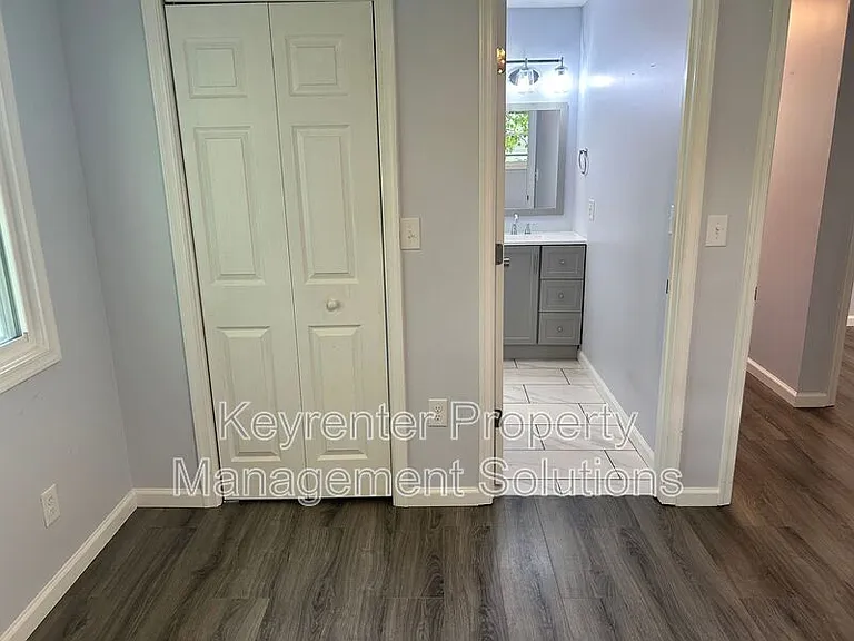 421 N Charlotte Ave — Photo 17