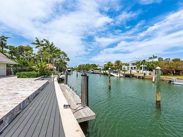 141 Cape Florida Dr — Photo 13