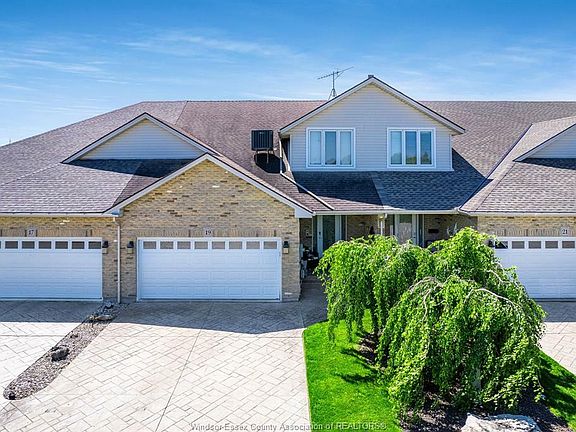 3rd image of 19 Montego Bay Cres