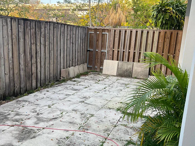 9611 SW 77th Ave #A — Photo 9
