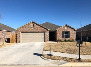 912 Klare Ln, Midwest City, OK 73130