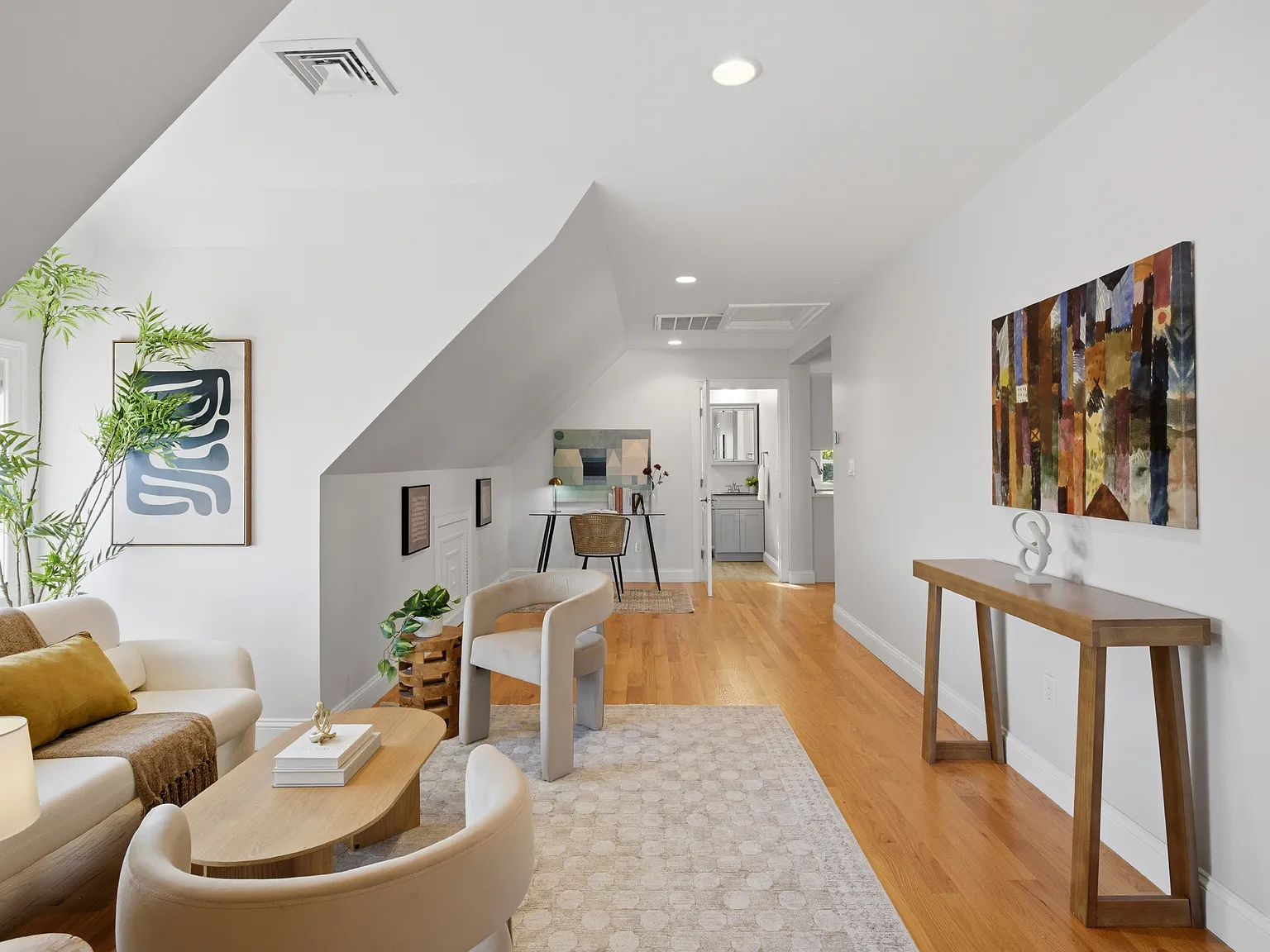 2 bed, 1015 sqft, $2,700 — Photo 3